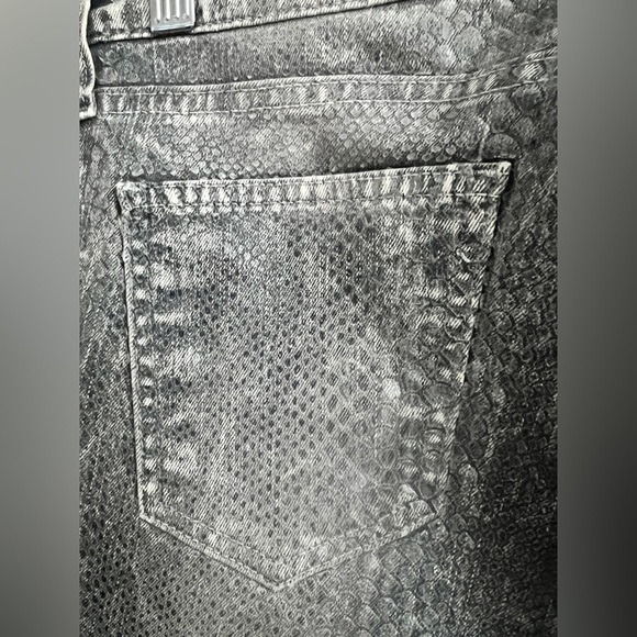 Current Elliott- Ankle Skinny in Snakeskin with metallic finish- 26 - Picture 6 of 9